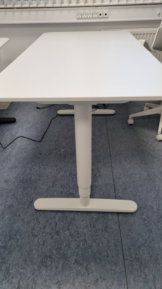 Skrive-/computerbord, Ikea hæve sænkebord bekant, b: 160