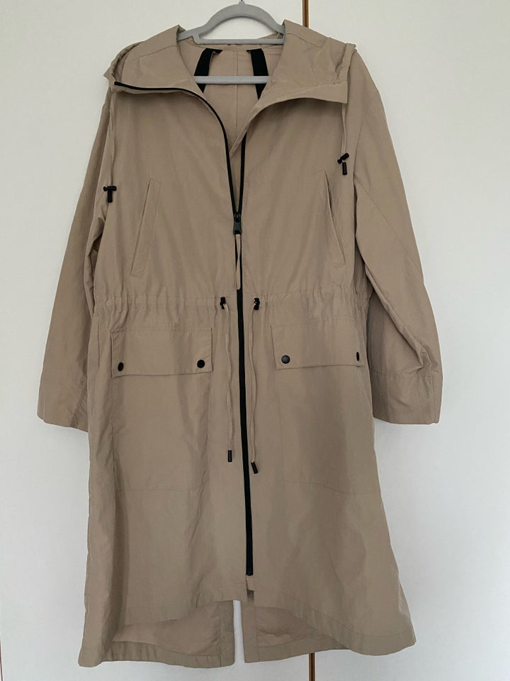 Trenchcoat, str. 40, Zara