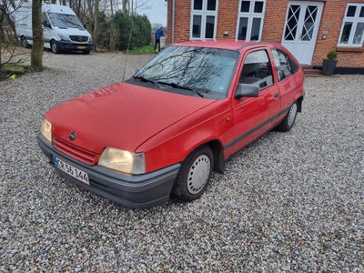 Opel Kadett, 1,6 S, Benzin, 1989, rød, 3-dørs, Jeg har denne Kadett jeg skal af med, den er veteran 