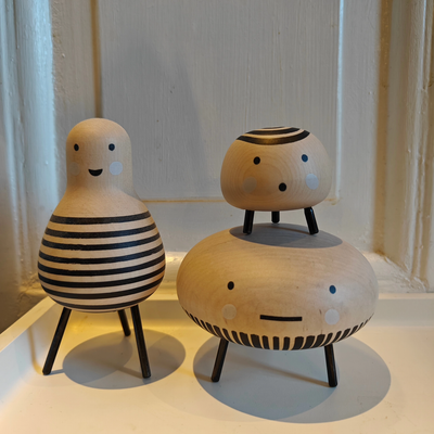 Trio træ figurer, Ikea - udgået vare, En fin trio i træ - udgået Ikea vare.
Fra den spanske designer