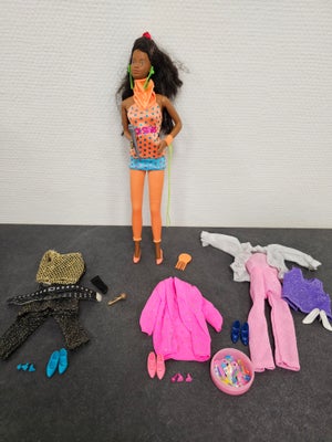Barbie, Barbie and The Rockers Dee Dee, Vintage dukke fra 80´erne.
Alle dele er der stadig.

Dee Dee