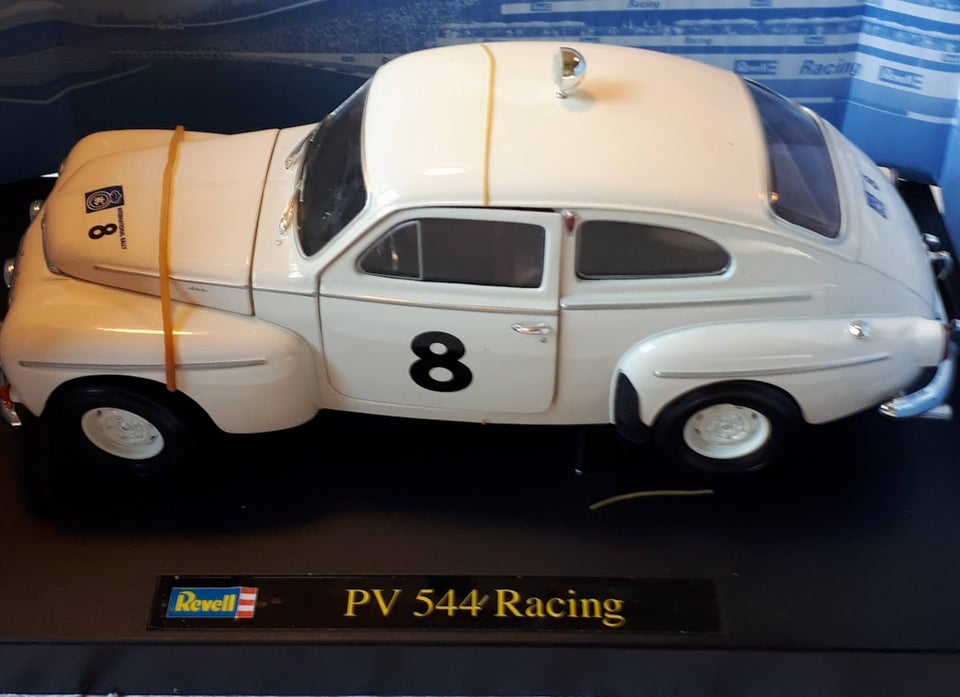 Modelbil, Volvo PV 544 Rally 8. Revell, skala 1:18