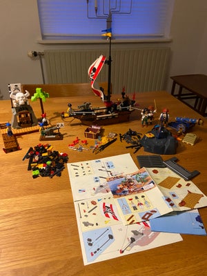 Lego Pirates, Piratskib og skatteø, Sluban piratskib og skatteø
Samt lidt ekstra dele en del politi 