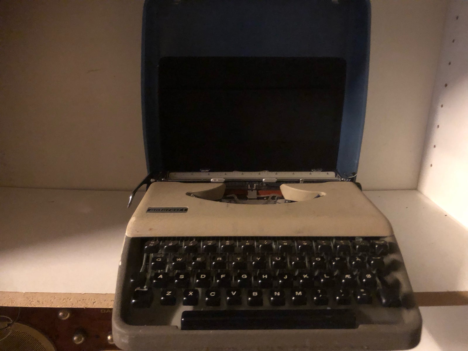 Retro skrivemaskine. Skal afhentes inden søndag