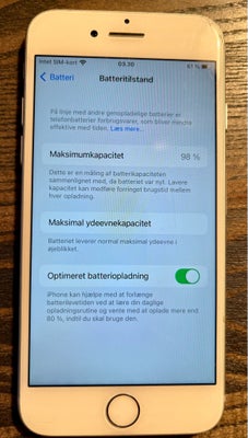 iPhone 7, 128 GB, hvid, God, Fungerer fint og uden skrammer.

Har næsten lige fået skiftet batteri d