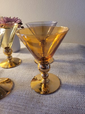 Glas, Drinksglas/dessertglas, 8 fine, gamle drinksglas/dessertglas i forskellige farver med guldfod.