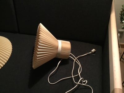 Pendel, LE KLINT, Le KLINT loftlampe
Skærm 22 cm.
Pris 400 kr