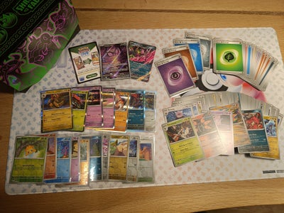 Samlekort, Pokemon, Æske (Elite Trainer Box) med 119 pokemonkort fra serien Shrouded Fables samt 40 