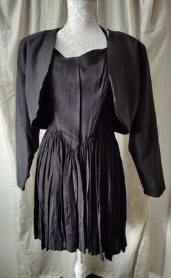 Festkjole, Fransa, str. M,  Sort,  Næsten som ny, Fin vintage sort halterneck kjole fra Fransa med t