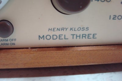 Anden radio, Henry Kloss, THREE, God, Retro radio Model THREE Henry Kloss se fotos