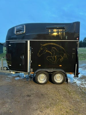 Solid hestetrailer