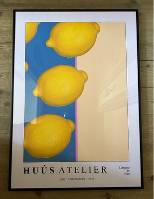 Plakat, Huús Atelier, b: 50,5 h: 70,5, Plakat fra Huús Atelier, “Limone”.
Inkl. ramme.