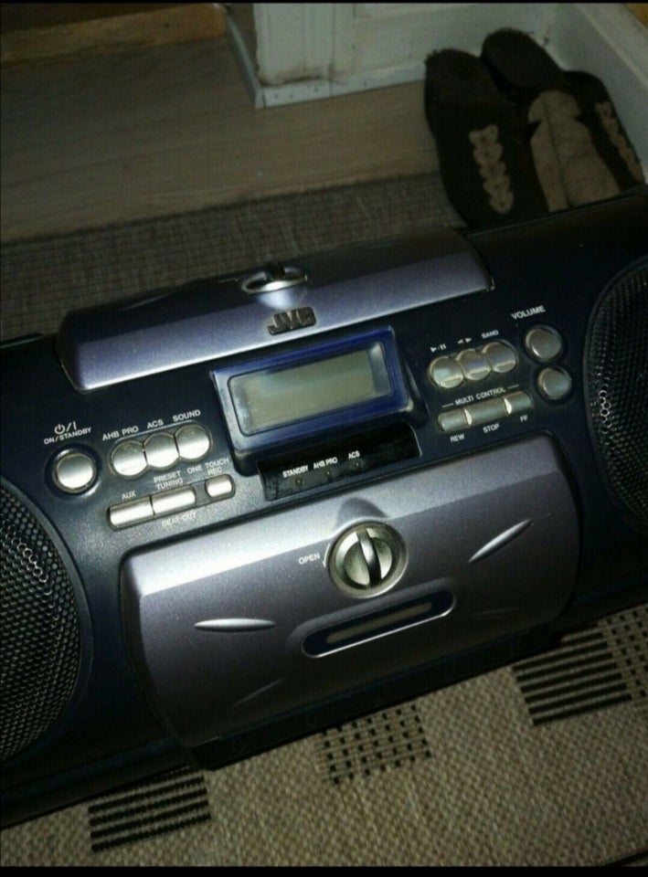 AM/FM radio