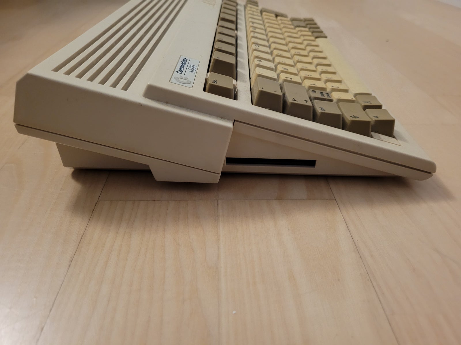 Commodore Amiga 600, spillekonsol, God