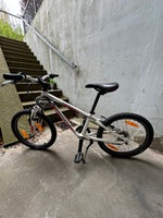 Drengecykel, mountainbike, Specialized