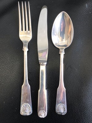 Sølvtøj, Bestik, Musling, Sæt 3 tårnet muslingebestik , bestående af kniv på 21,5 cm , gaffel ca  sa