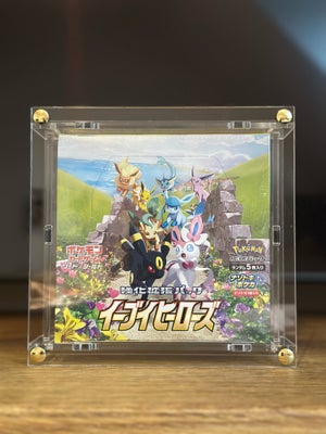 Samlekort, Pokemon Japansk Eevee Heroes Booster Box, I perfekt stand inkl. akryl beskyttelse