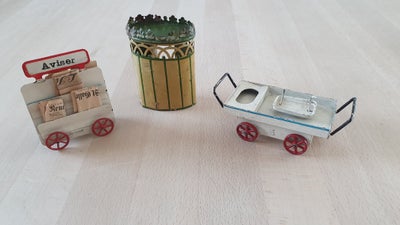 Legetøj, Märklin, Gammelt Märklin legetøj til spor 0 tog:

Pissoir bygning gul og grøn. Højde 8 cm. 