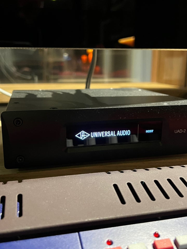 Universal Audio Satellite Quad TB2, Universal Audio UAD-2