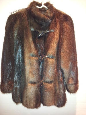 Pels, str. 38, Birger Christensen,  brun,  Canadisk spidsbæver,  Næsten som ny, Lækker kort pels med