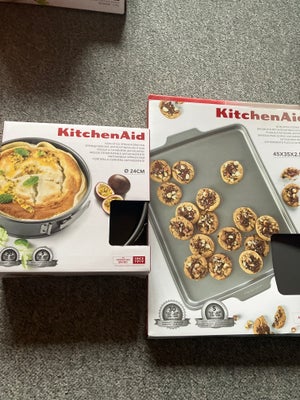 KitchenAid bageudstyr, Helt nye, aldrig brugt 

KitchenAid non-Stick springform Ø24cm = 200kr
Kitche
