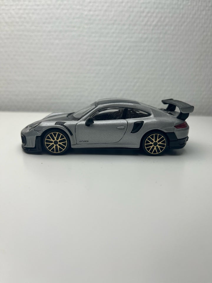 Modelbil, Burago Porsche 911 gt2rs, skala 1/43