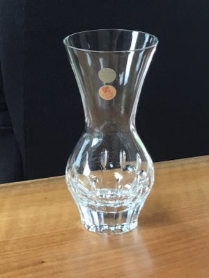 Krystal vase , Retro C. Germany., Retro krystal vase fra tyske Cristallerie Swiesel sælges.
Vasen er