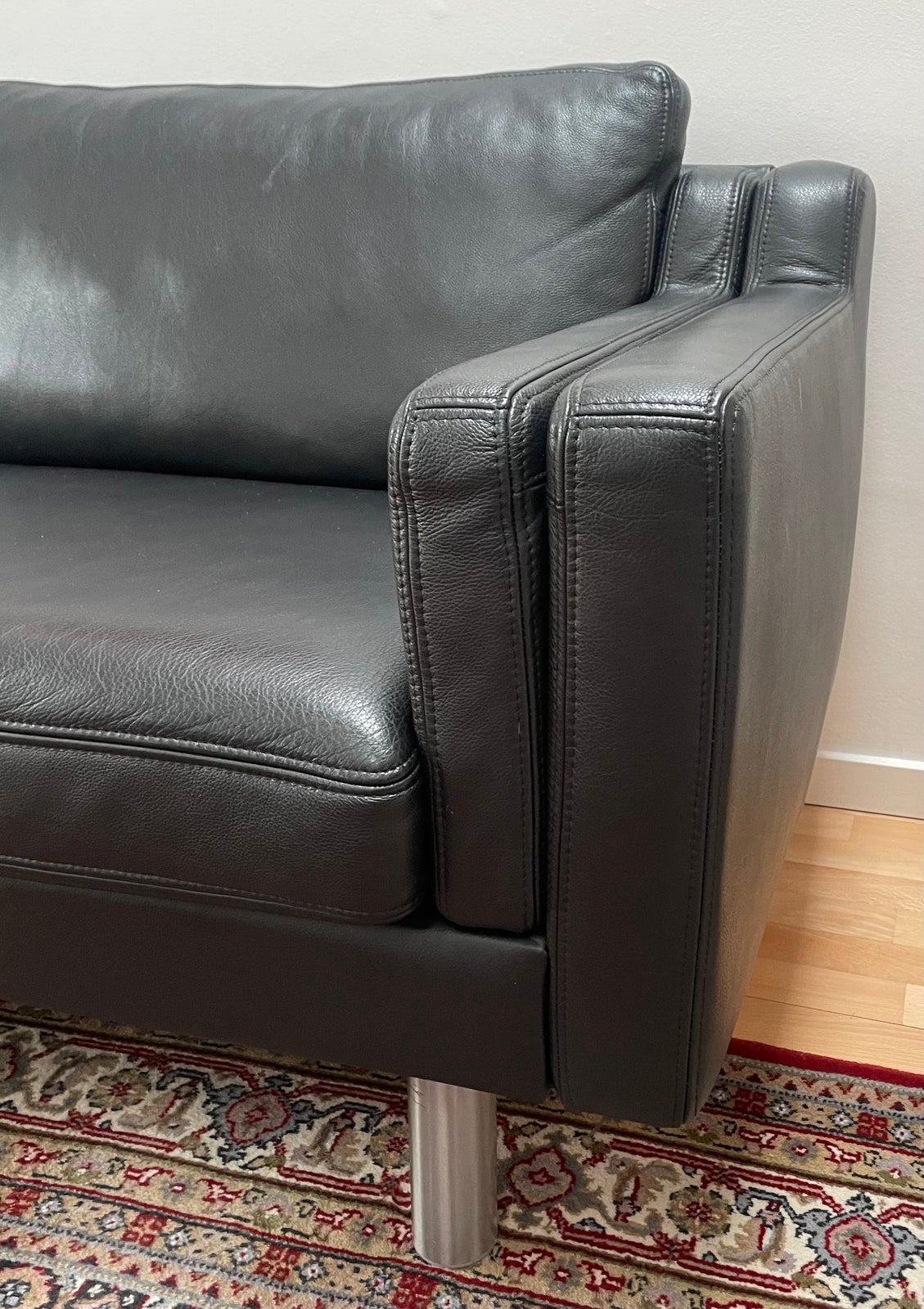 Lædersofa + 2 stole i sort semianalin læder