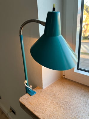 Skrivebordslampe, Tysk DDR skrivebordslampe, Gammel og flot lampe fra Tyskland sælges ifm. flytning.