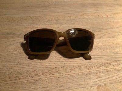 Solbriller herre, Vuarnet, Brunt glas, brede 14 cm, velegnet til aktivitet på vandet og ski om vinte