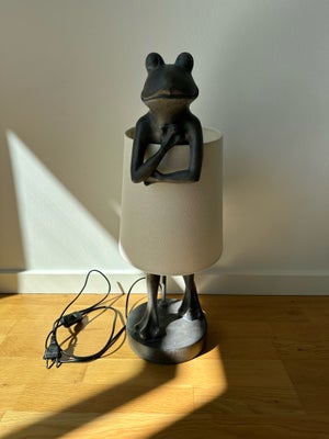 Anden bordlampe, KARE, KARE Animal Frog bordlampe grå

Højde (i cm): 58 cm
Bredde (i cm): 23 cm
Dybd