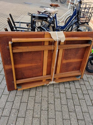 Spisebord, Teaktræ , b: 89 l: 140, Teaktræ spisebord udtræksbord 
140/ 250 x 89 
Der er nogle skader