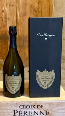 Vin og spiritus, Dom Perignon 2010, Dom Perignon 2010 med gaveæske.

Vinen er i perfekt stand og har