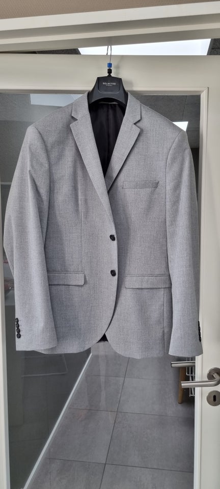 Blazer, str. 52, Selected Home