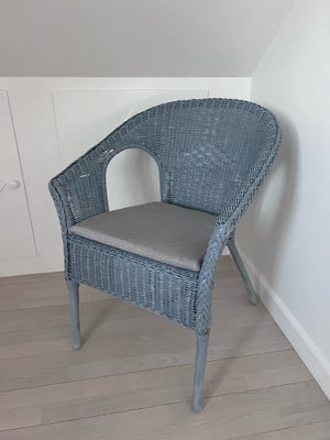 Kurvestol, flet, Flet stol, oprindeligt uden farve men er selv blevet malet. Den er i super fin stan