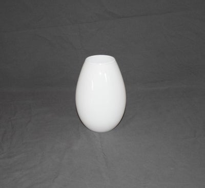 Vase, To Cocoon vaser fra Holmegaard, To hvide Holmegaard Cocoon vaser sælges:

20 cm høj: 110 kr.
2