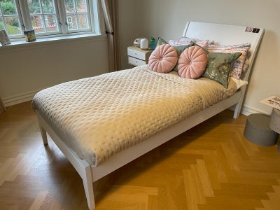Enkeltseng, b: 90 l: 200, Solid enkelt seng med madras 