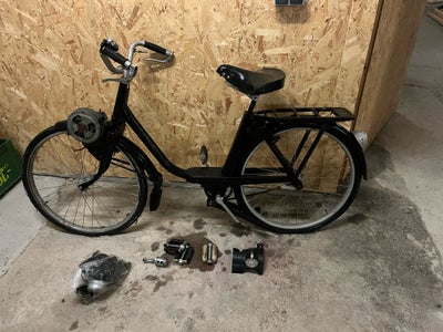 Velo Solex , 1962, Har denne velo som jeg ikke for lavet så derfor sælges. 
Jeg ved ikke så meget om