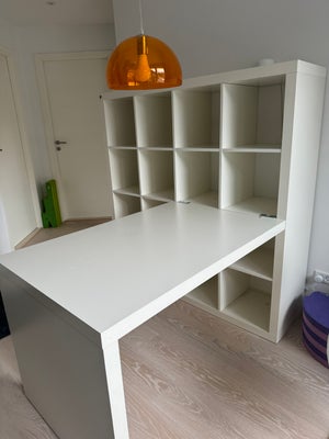 Rumdeler, IKEA Kallax, b: 150 d: 39 h: 150, 4x4 opbevaringsrum med skrivebord (HxDxB) 75x78x115. Har