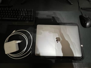 Apple MacBook Pro 2022 M2, 13”, Touch Bar