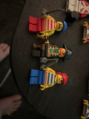 Lego Pirates, Lidt pirater

60kr pr billede