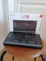 Synthesizer, UIK Multimedia Uno Synth