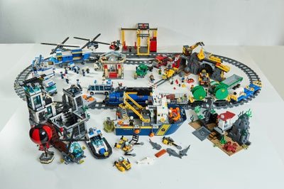 Lego City, Stort LEGO legesæt, Stort legesæt med LEGO City og Star Wars. Kommer fra røgfrit hjem og 