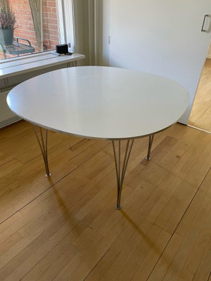 Piet Hein, bord, Det klassiske Piet Hein spisebord 100x100 cm. Det har almindelige brugsspor på plad