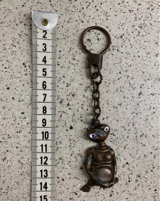 Nøgleringe, Nøglering, Ældre tung / massiv metal nøglering med figur af E.T. Sælges for kr. 150,-

S