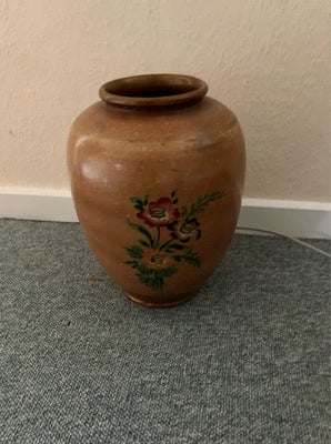 Keramik, Vase, Flot krukke vase af ældre dato. Der står 1942 i bunden af krukken. Højde 28 cm. Diame