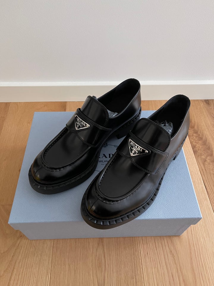 Loafers, str. 39, Prada