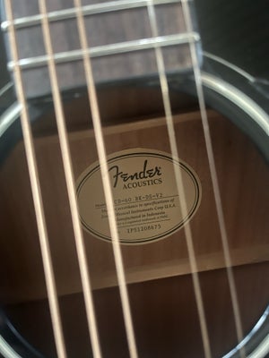 Western, Fender CD-60 BK-DS-V2, Næsten ikke brugt, mangler dog en streng. Der medfølger taske, rem, 