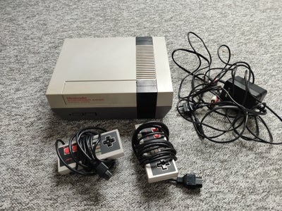Nintendo NES, Nintendo nes, Nes med 2 controller.