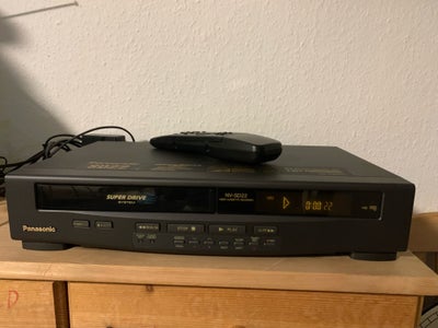 VHS videomaskine, Panasonic, NV-SD22EO, Perfekt, VHS-maskine sælges.

- Super Drive,
- FIN STAND !
-